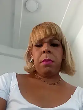 Snapshot of blondebitchlitle chatting on March 2026 02:41:02 PM blondebitchlitle online show from March 2026 02:41:02 PM