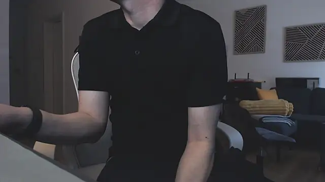 Snapshot of McMike_es@xh chatting on March 2026 10:48:01 AM McMike esxh online show from March 2026 10:48:01 AM