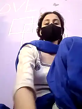 magicmoment00786 online show from November 2025 05:01:02 PM