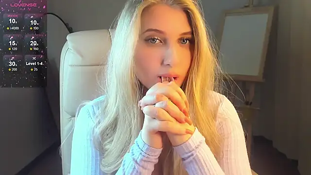 Evacadooo online show from January 2025 11:50:02 AM