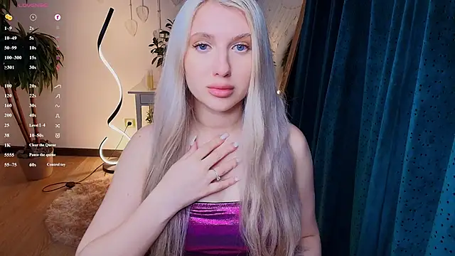 Evacadooo online show from May 2026 03:02:02 AM