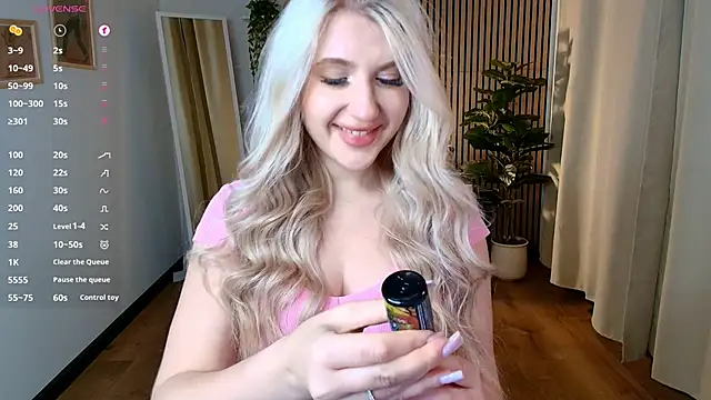 Evacadooo online show from May 2026 08:34:01 AM
