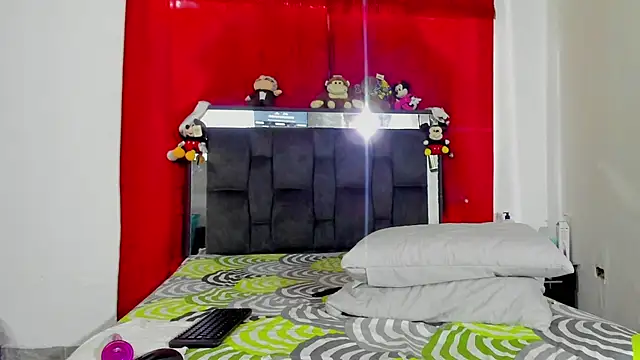 Snapshot of chloe_vasquez710 chatting on January 2025 01:32:02 PM chloe vasquez710 online show from January 2025 01:32:02 PM