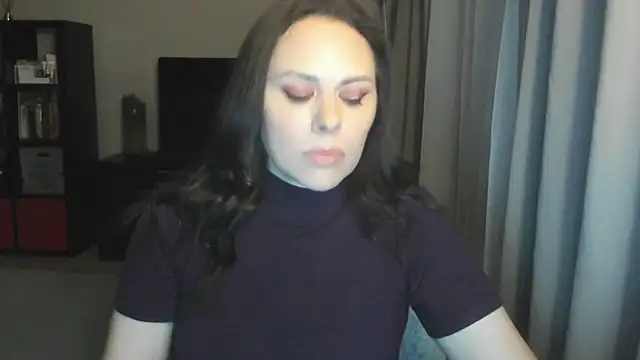 MollyCheiz online show from April 2026 06:01:02 PM