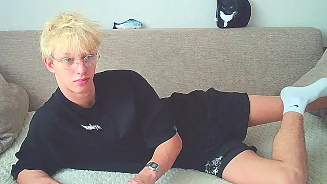 Snapshot of Ostin_meow chatting on December 2024 06:45:02 AM Ostin meow online show from December 2024 06:45:02 AM