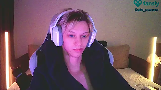 Snapshot of Ostin_meow chatting on February 2025 01:21:01 PM Ostin meow online show from February 2025 01:21:01 PM