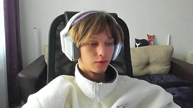 Ostin meow online show from September 2025 05:23:01 AM