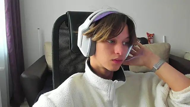 Ostin meow online show from October 2025 05:47:02 AM