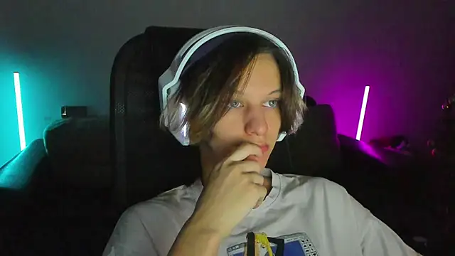 Ostin meow online show from January 2026 12:30:01 PM