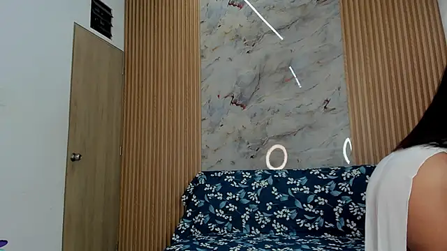 Any topless online show from November 2025 11:10:02 AM