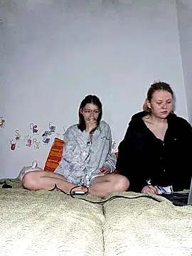 Snapshot of ella_grays chatting on April 2026 05:36:01 PM ella grays online show from April 2026 05:36:01 PM