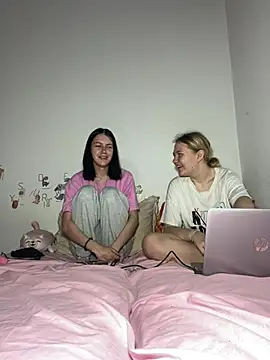 ella grays online show from April 2026 07:08:02 PM