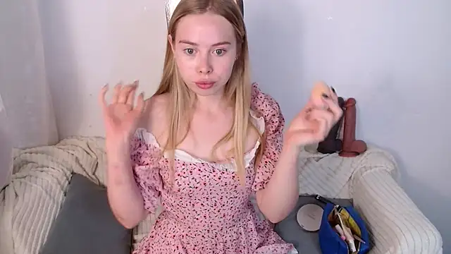 sofiaa here online show from June 2026 12:11:01 AM