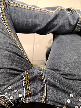 Snapshot of faaseel chatting on October 2025 06:15:02 AM faaseel online show from October 2025 06:15:02 AM