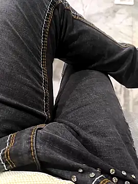 Snapshot of faaseel chatting on October 2025 11:33:02 AM faaseel online show from October 2025 11:33:02 AM