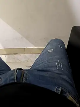 Snapshot of faaseel chatting on November 2025 11:11:02 AM faaseel online show from November 2025 11:11:02 AM