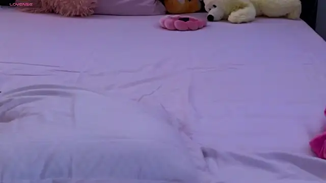 LauraMirage online show from October 2025 07:49:01 AM