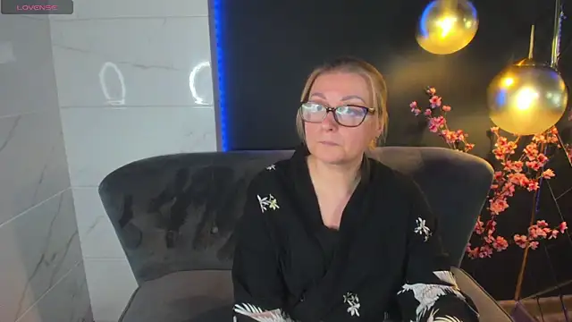 AlexandraKind online show from January 2025 04:33:02 PM