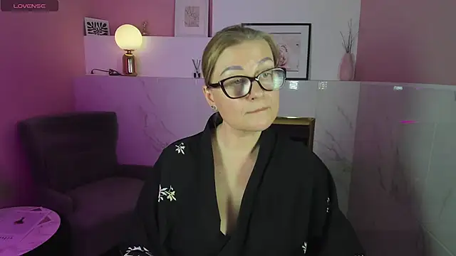 AlexandraKind online show from February 2025 12:09:01 AM