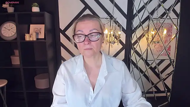 AlexandraKind online show from February 2025 01:41:01 PM