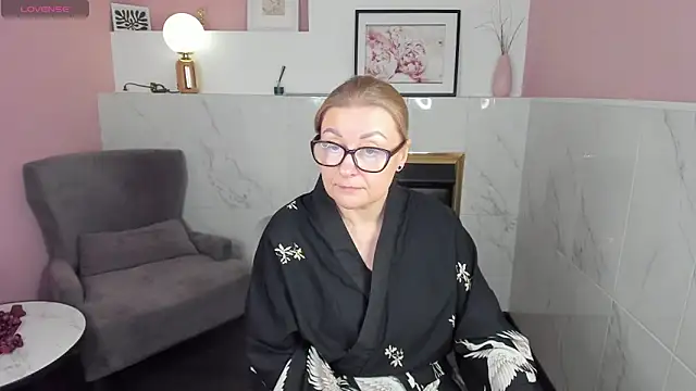 AlexandraKind online show from February 2025 07:56:01 PM