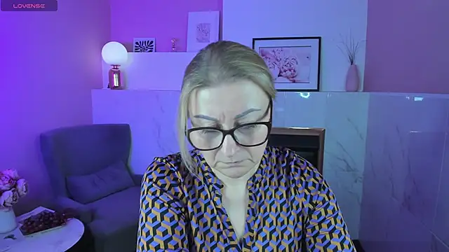 AlexandraKind online show from February 2025 06:14:02 AM