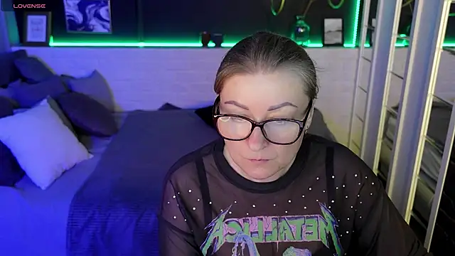 AlexandraKind online show from March 2025 01:41:01 PM