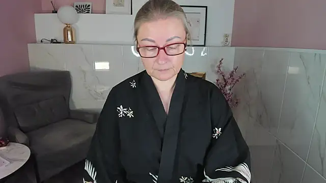 AlexandraKind online show from September 2025 01:32:01 PM