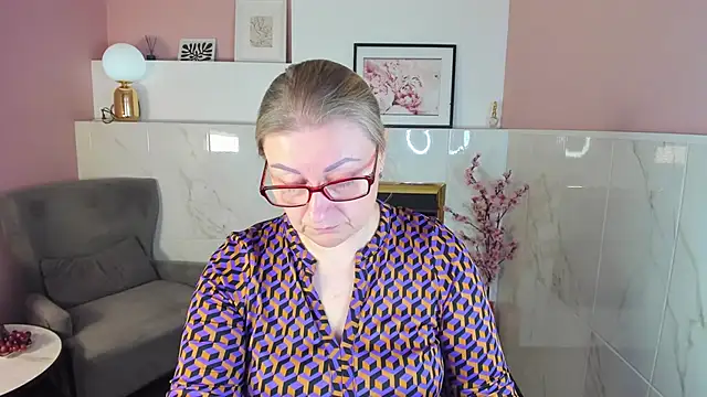 AlexandraKind online show from October 2025 01:42:02 PM