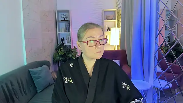 AlexandraKind online show from October 2025 08:42:02 PM