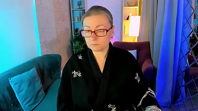 AlexandraKind online show from November 2025 08:52:01 PM