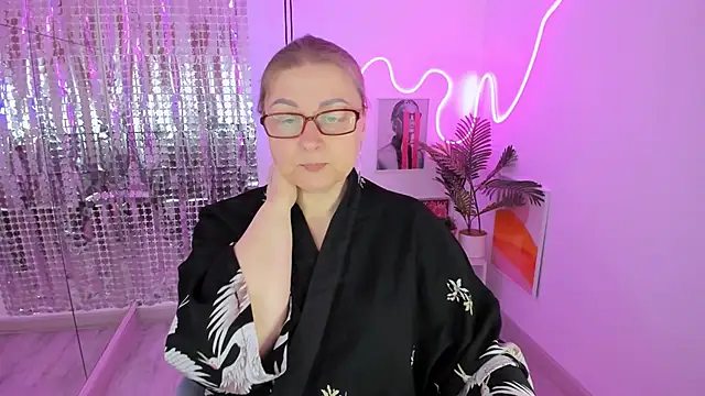 AlexandraKind online show from March 2026 01:40:02 PM