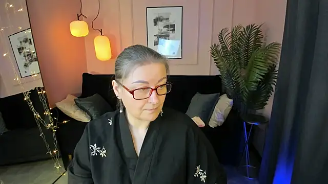 AlexandraKind online show from March 2026 01:38:01 PM