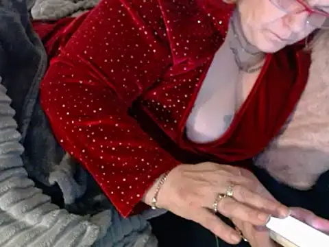 Snapshot of housewife_shantie chatting on February 2025 09:24:01 AM housewife shantie online show from February 2025 09:24:01 AM