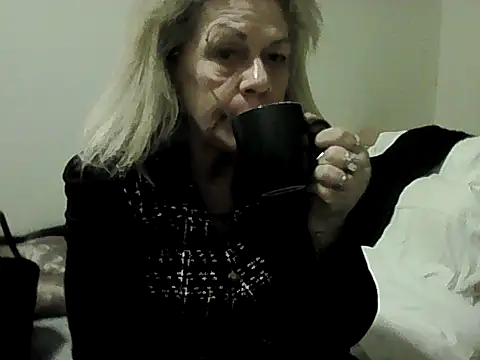 Snapshot of housewife_shantie chatting on November 2025 07:13:01 PM housewife shantie online show from November 2025 07:13:01 PM