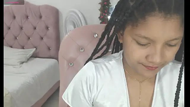 Snapshot of elly_willis chatting on January 2025 10:13:02 PM elly willis online show from January 2025 10:13:02 PM