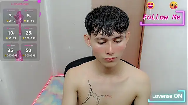 Snapshot of tanjiro_cute chatting on January 2025 02:27:02 AM tanjiro cute online show from January 2025 02:27:02 AM