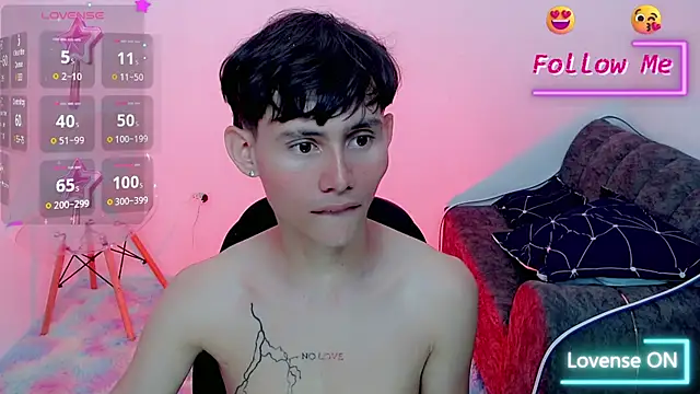 Snapshot of tanjiro_cute chatting on January 2025 04:26:01 AM tanjiro cute online show from January 2025 04:26:01 AM