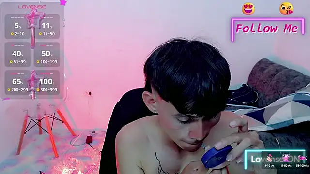 Snapshot of tanjiro_cute chatting on January 2025 09:57:01 AM tanjiro cute online show from January 2025 09:57:01 AM