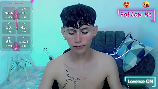 Snapshot of tanjiro_cute chatting on January 2025 03:33:01 AM tanjiro cute online show from January 2025 03:33:01 AM