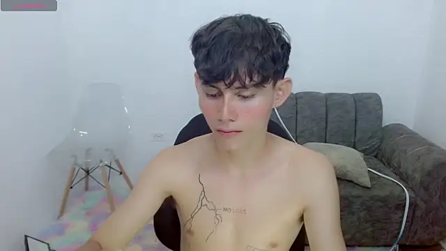 Snapshot of tanjiro_cute chatting on February 2025 03:14:02 AM tanjiro cute online show from February 2025 03:14:02 AM