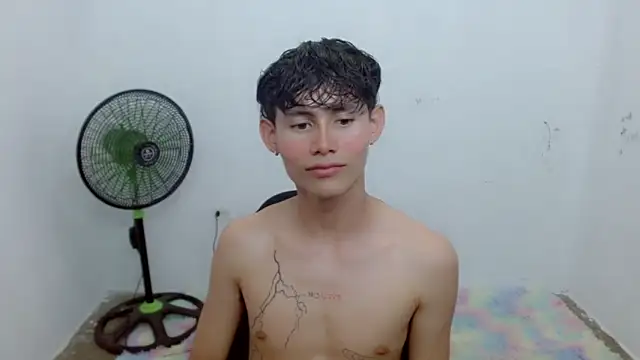 Snapshot of tanjiro_cute chatting on March 2025 12:51:01 AM tanjiro cute online show from March 2025 12:51:01 AM