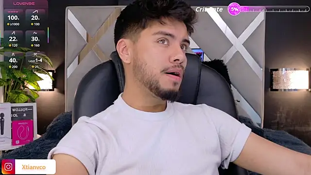 Snapshot of Tommidubois chatting on October 2025 03:47:02 AM Tommidubois online show from October 2025 03:47:02 AM