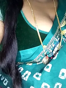 Snapshot of Sexy_Radhikaa chatting on March 2026 06:35:02 PM Sexy Radhikaa online show from March 2026 06:35:02 PM