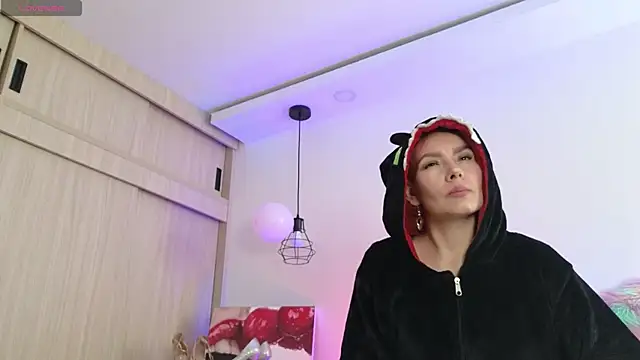 Snapshot of Carol_love0411 chatting on February 2026 01:44:02 PM Carol love0411 online show from February 2026 01:44:02 PM