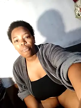 Snapshot of curvyloneah75 chatting on February 2025 06:48:01 AM curvyloneah75 online show from February 2025 06:48:01 AM