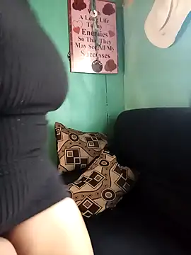 Snapshot of curvyloneah75 chatting on February 2025 06:17:02 AM curvyloneah75 online show from February 2025 06:17:02 AM