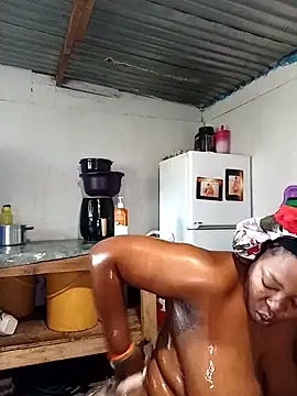 Snapshot of curvyloneah75 chatting on November 2025 06:08:01 AM curvyloneah75 online show from November 2025 06:08:01 AM