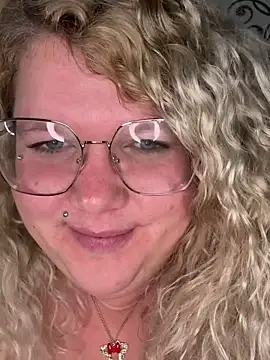 Snapshot of CurvyAnonymousGirl89 chatting on January 2025 09:55:02 PM CurvyAnonymousGirl89 online show from January 2025 09:55:02 PM