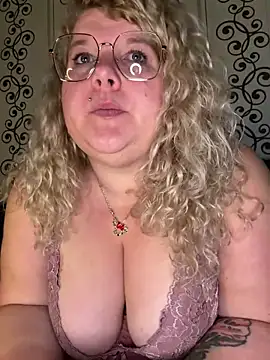 Snapshot of CurvyAnonymousGirl89 chatting on January 2025 02:49:01 PM CurvyAnonymousGirl89 online show from January 2025 02:49:01 PM